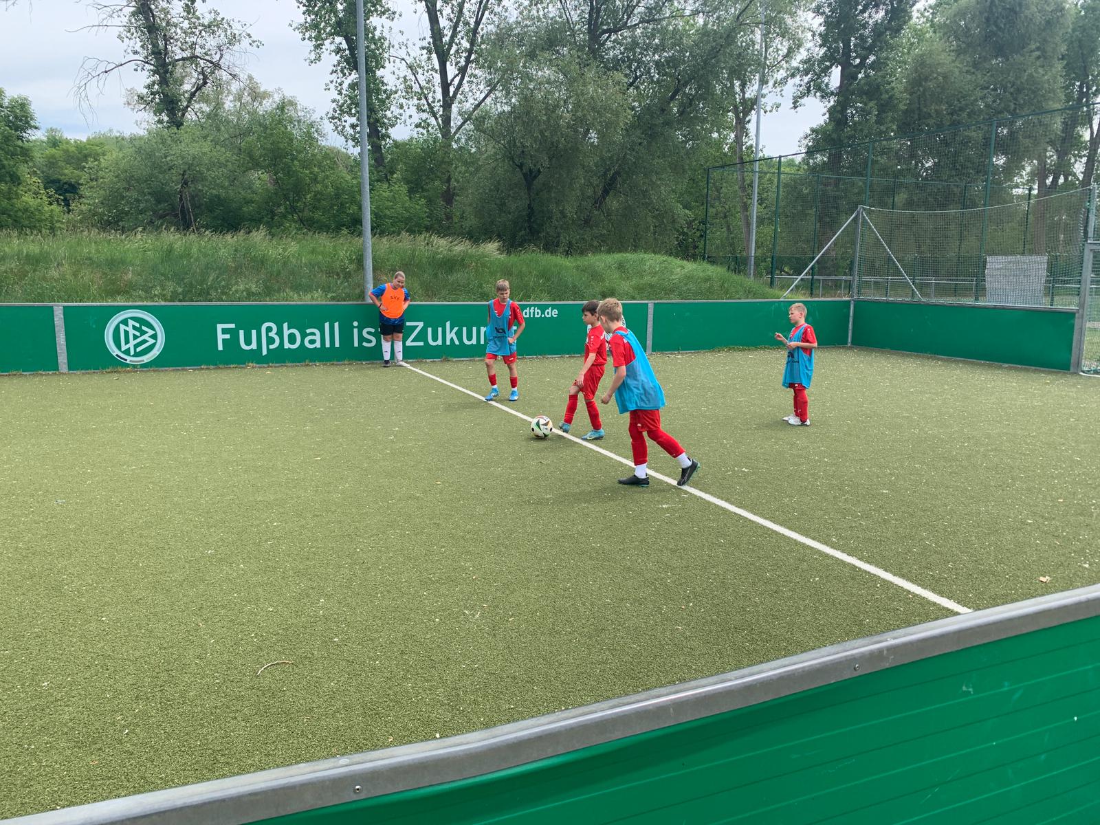 Gruppenbild im Fußballcamp Ballkünstler