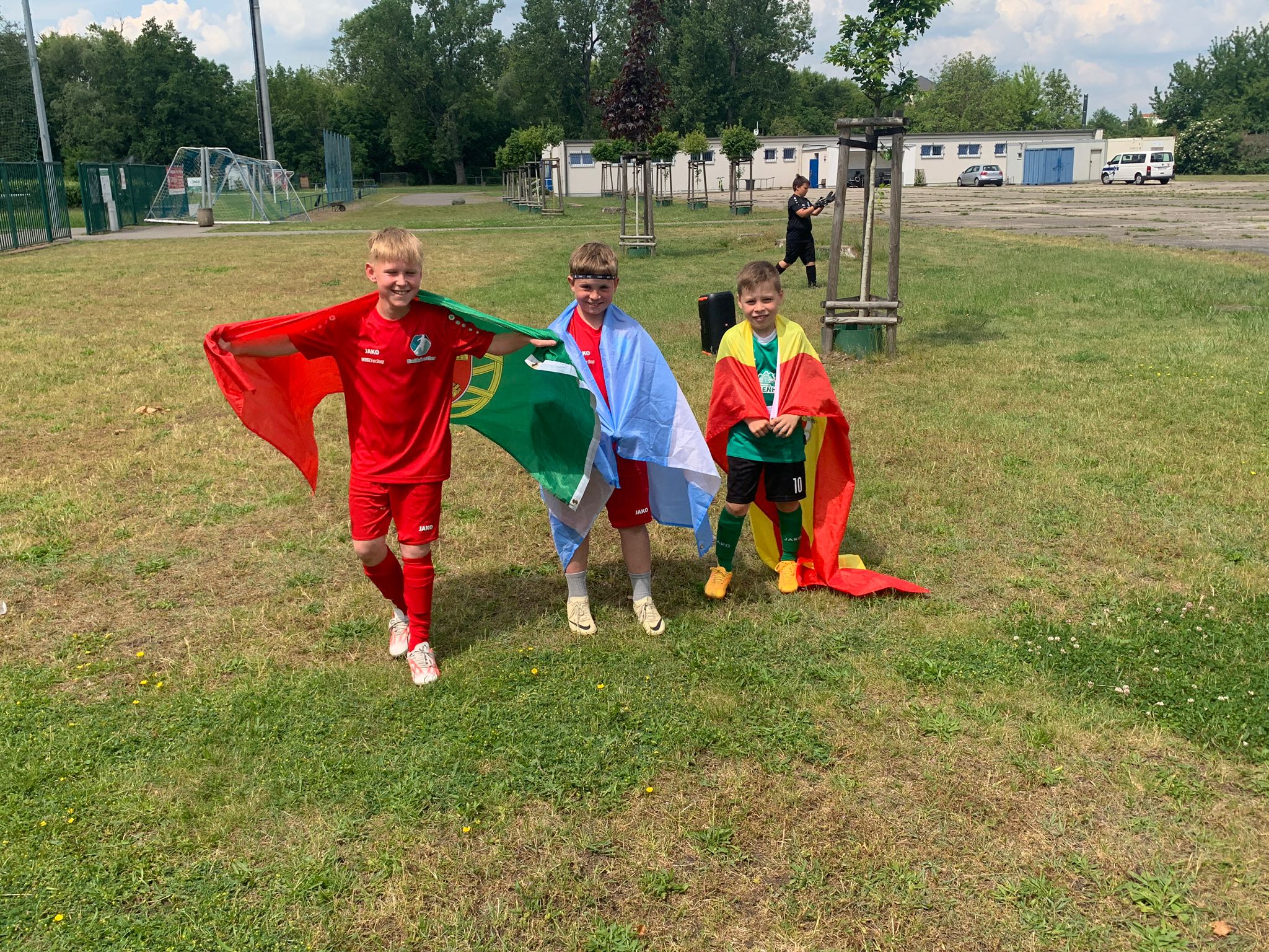 Gemeinsames Essen im Feriencamp Fußball